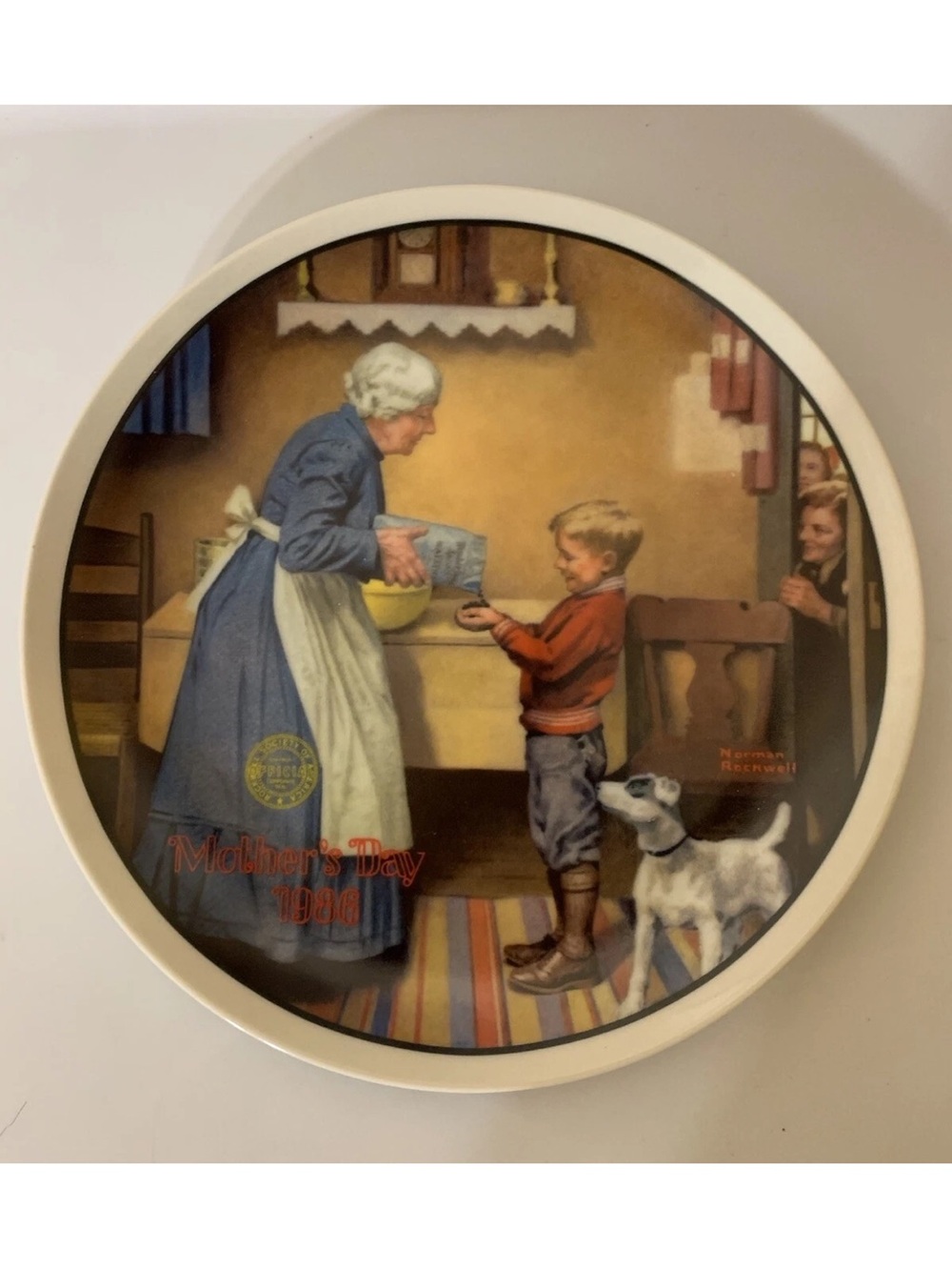 1986 edwin knowles plates The Pantry‎ Raid plate #6777B Norman Rockwell